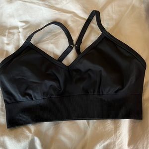Ebb to Street Bra *Light Support, C/D Cup
Color: Black
Size: 10
Quantity: 1